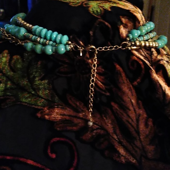 Avon - Picture 3 of 5